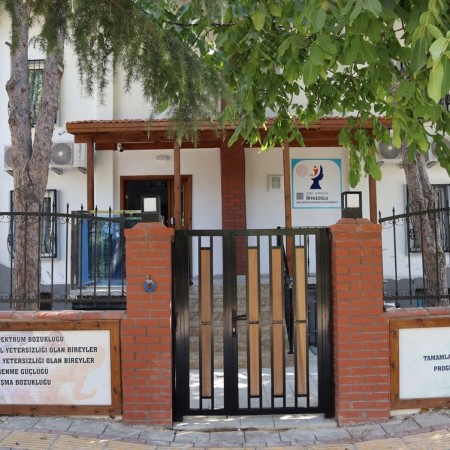 alt_1Niyazoğlu Özel Eğitim ve Rehabilitasyon Merkezi - Bornova