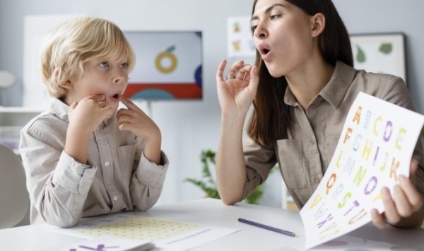 Dil ve Konuşma Bozukluğu